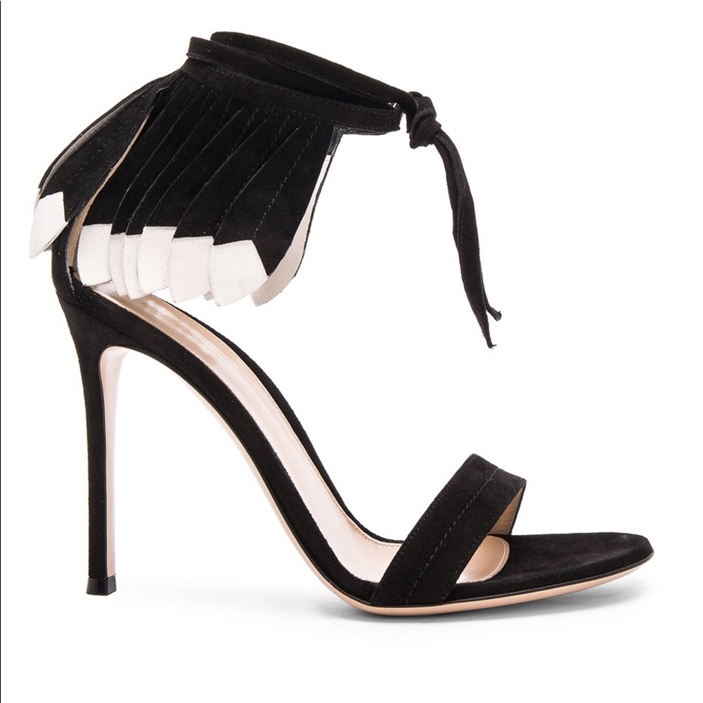 NEW GIANVITO ROSSI
Suede Feather Sandals